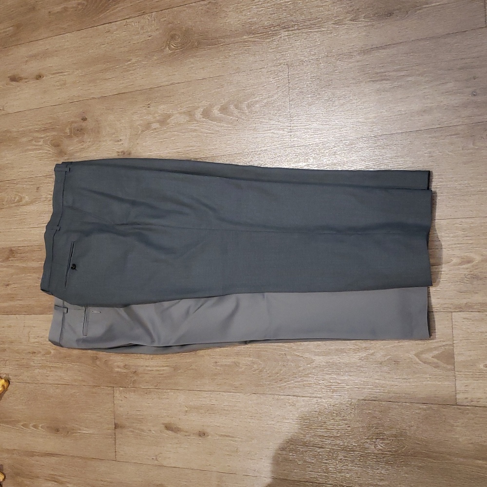 2 pair of Perry Ellis Portfolio men's dress pants